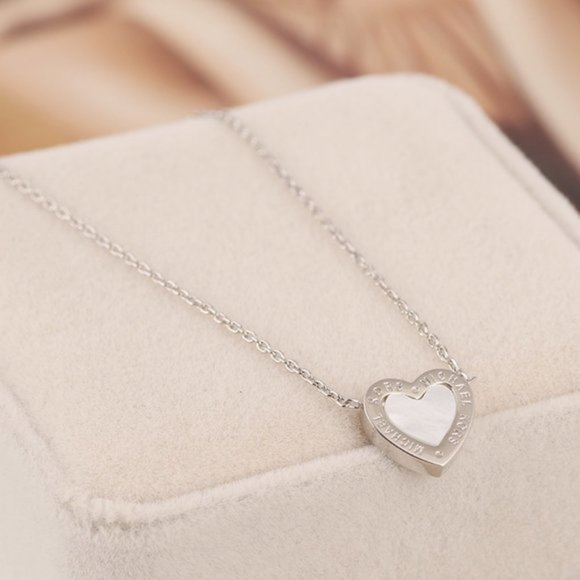 Michael Kors Shell Love Logo Short Necklace - Picture 6 of 7